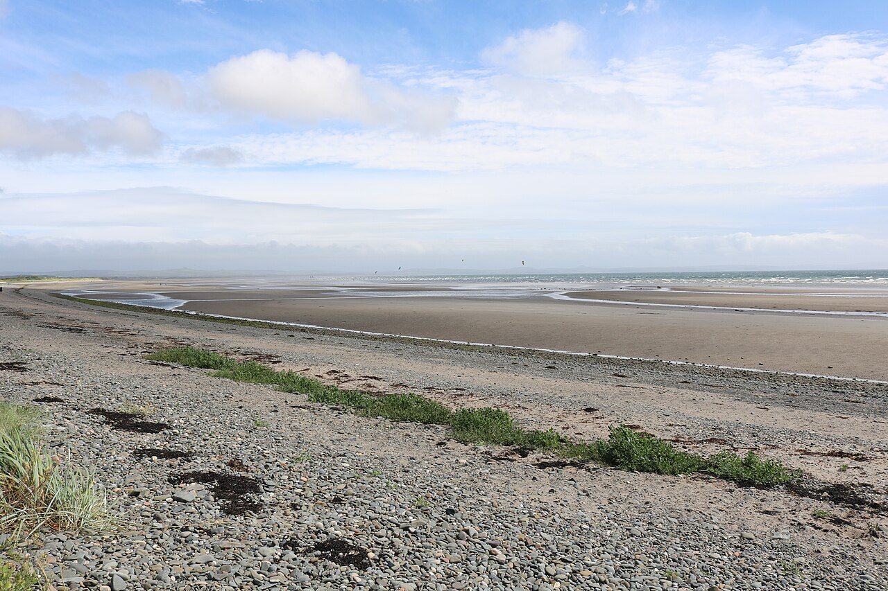 The broad beach at Sandhead.